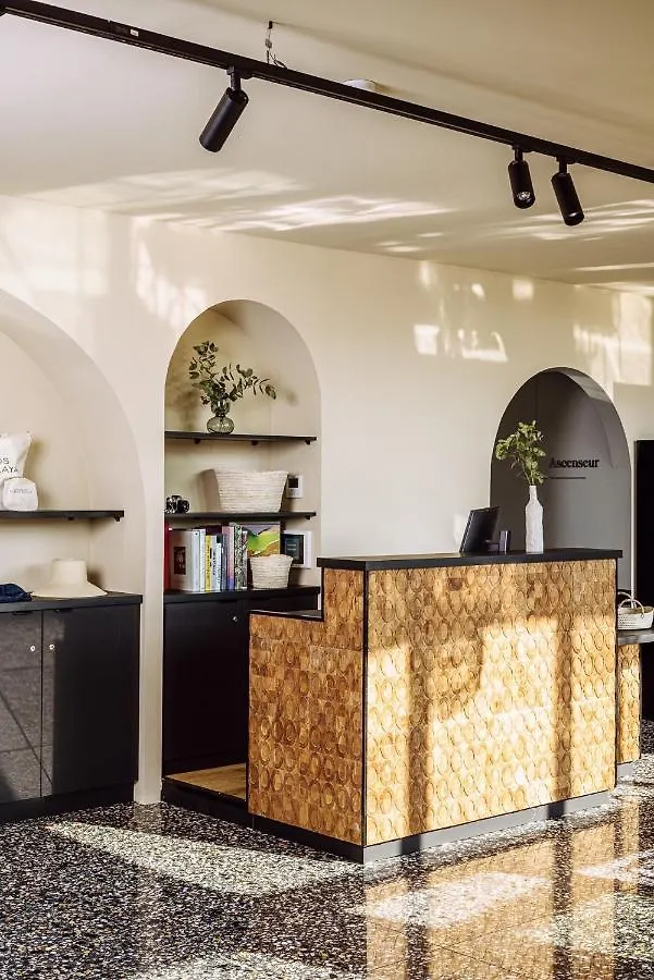 ****  Le Garage Biarritz Hotel France